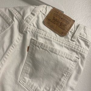 White vintage 921 slim fit tapered leg Levi’s. 12 Med.
